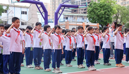 童心向党筑梦远 薪火相传启新篇